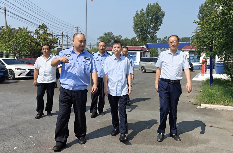 博农集团慰问辖区一线派出所民警